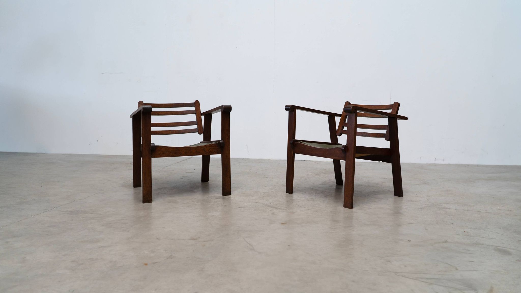 Ensemble de deux fauteuils de salon français anciens