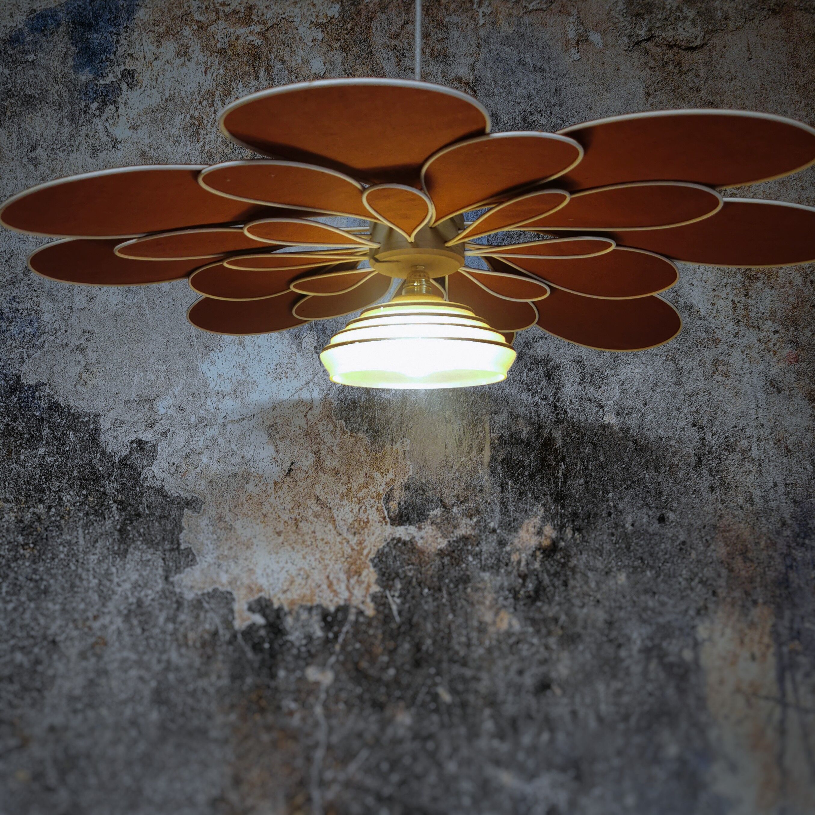 Suspension flower petals linen and rattan and vintage globe