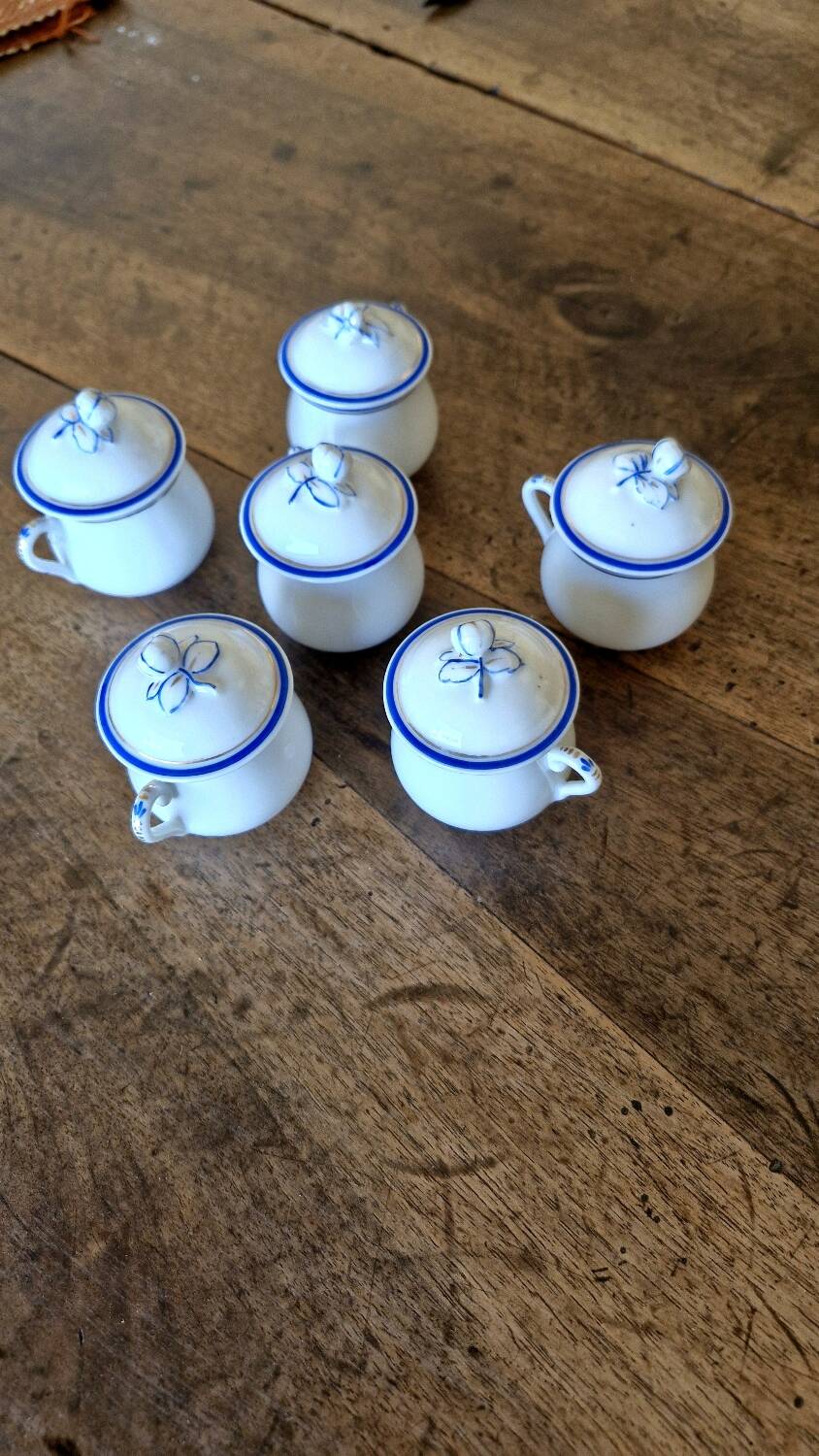 6 old cream pots