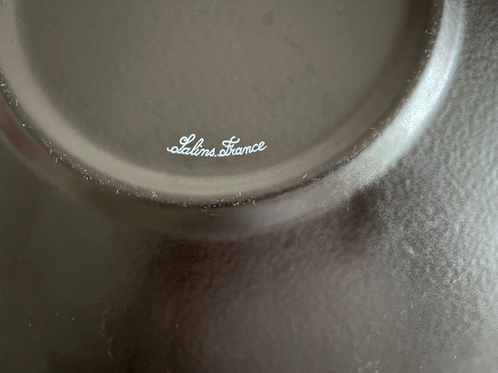 Dish decorated with fish manufacture of salins