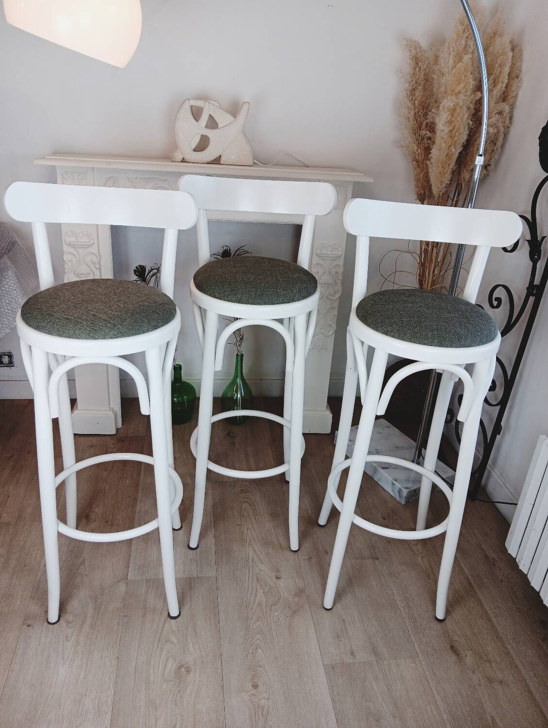 Bar stools x3