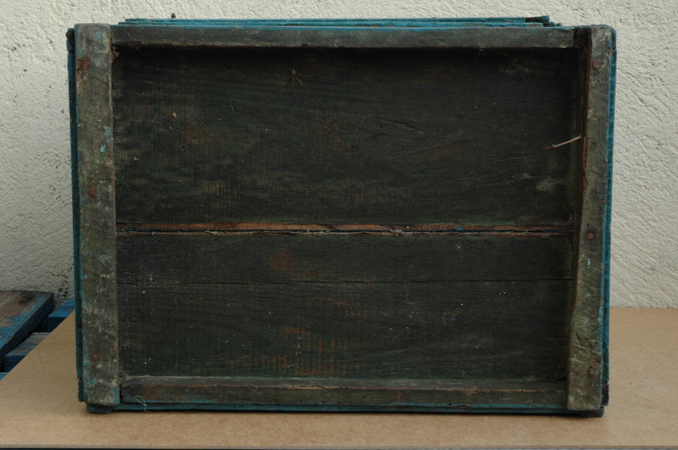 Old wooden eating guard (h 48cm)