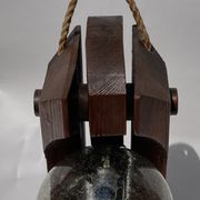 Lampadaire en bois par Temde
