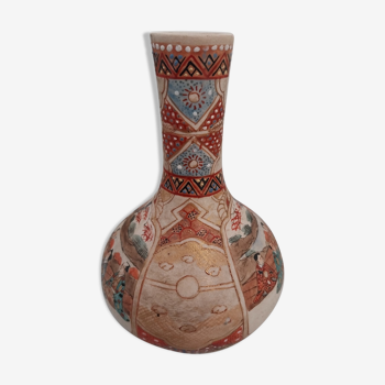 Vase en faience signé satsuma xixeme.