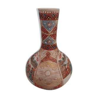 Vase en faience signé satsuma xixeme.