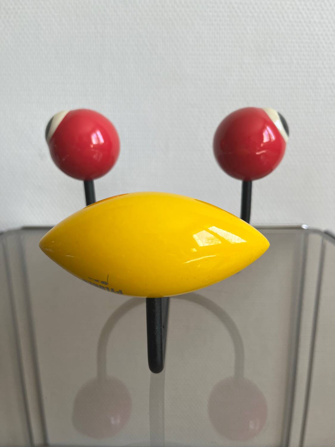 Coat rack brand pylons year 90