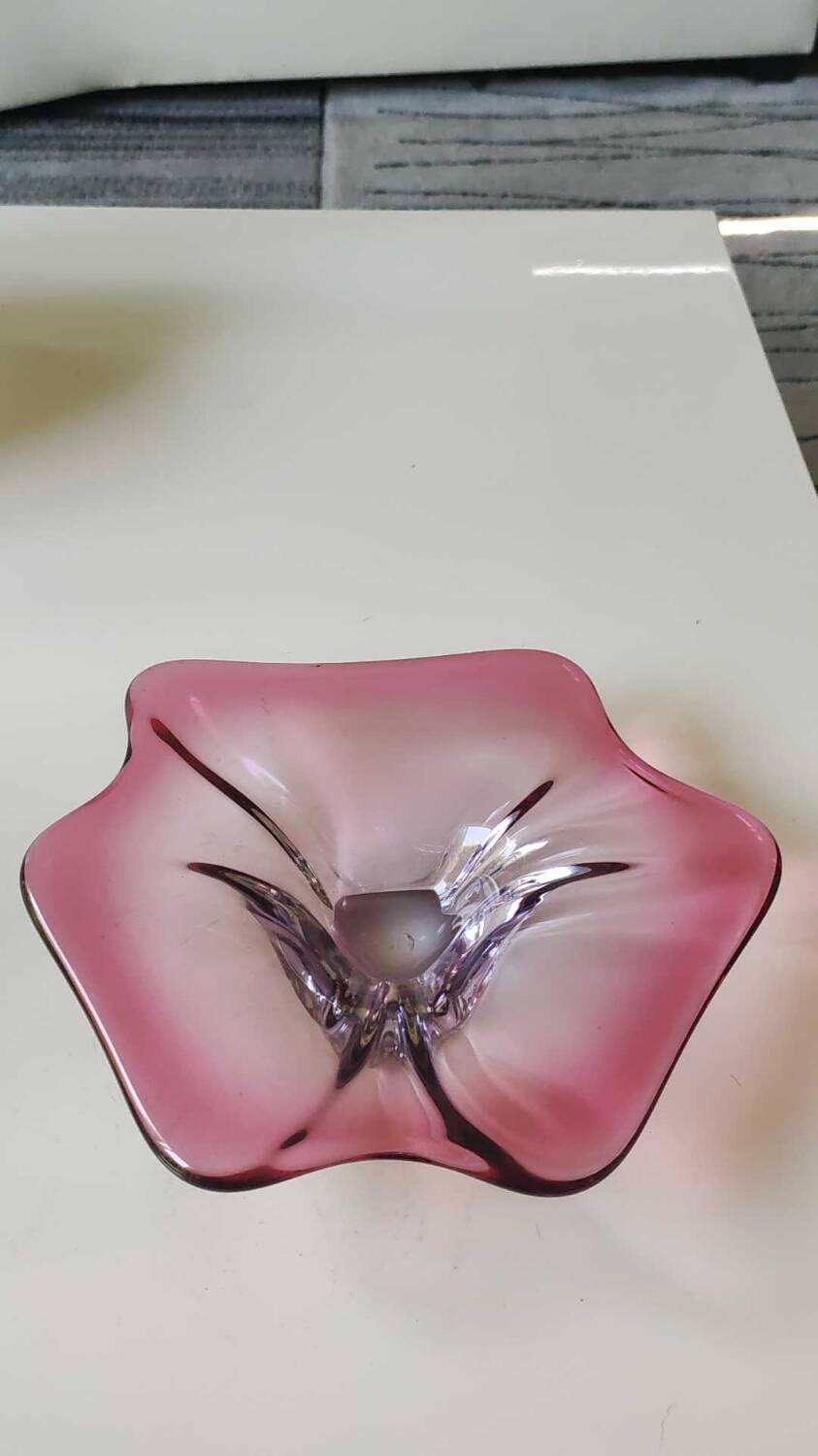 Pocket tray floral shape. in pink tones. murano style. diam 24 cm