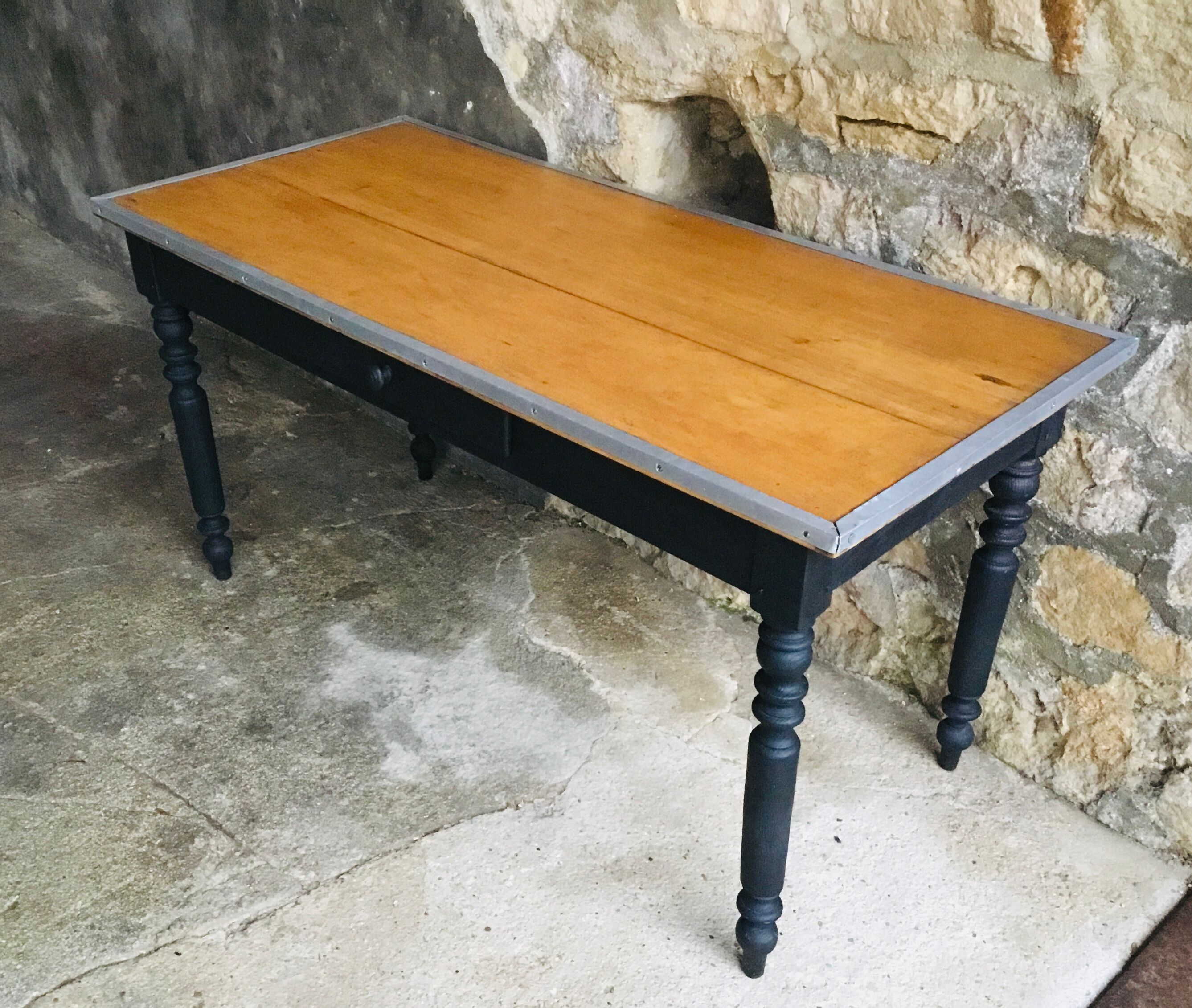 Black pietement farm table - metal strapping - turned feet - 20th century