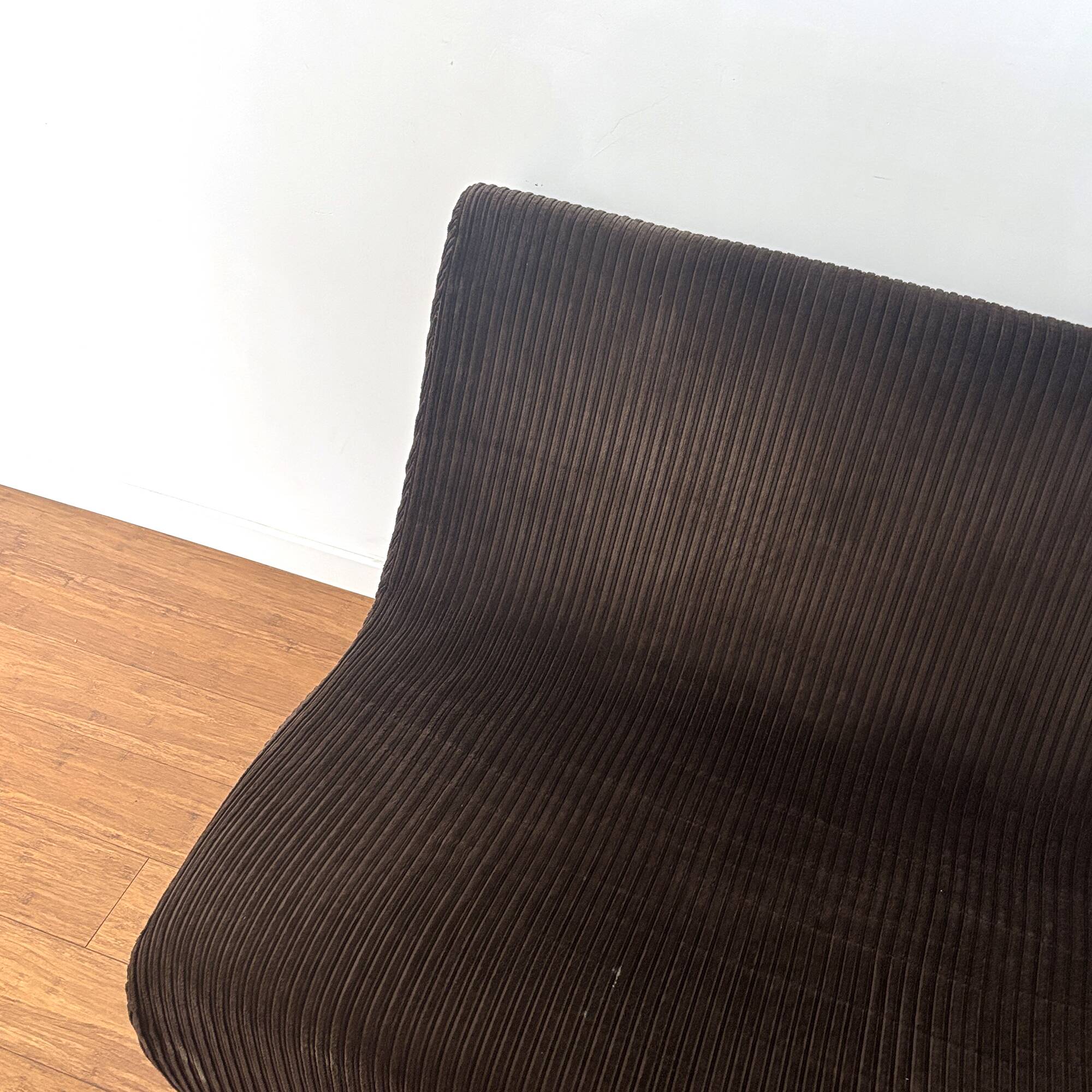Two-seater velvet canapé from the 1970s.