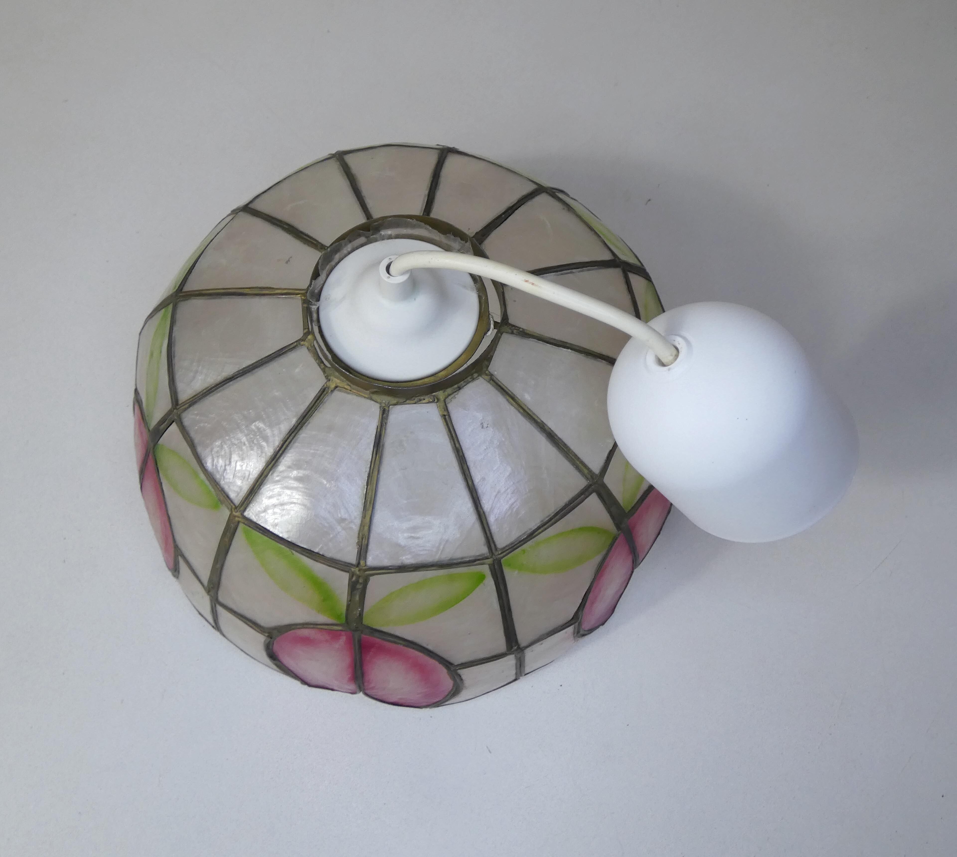 suspension luminaire in mother-of-pearl decoration flower