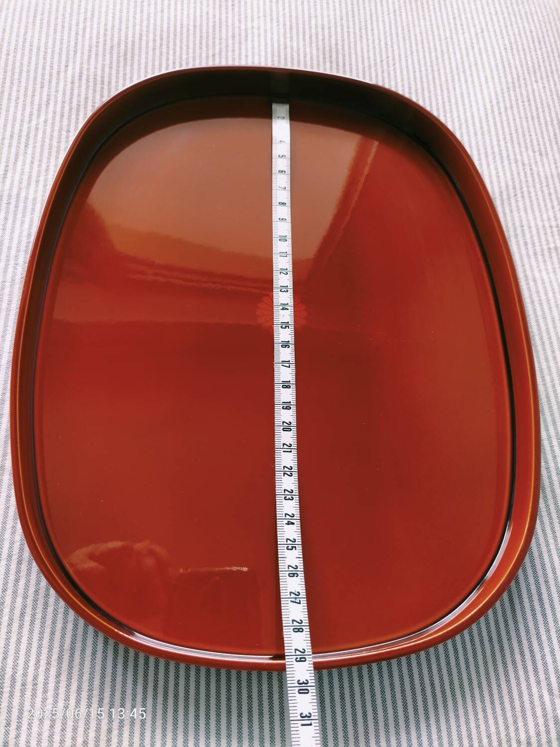 Red lacquer tray
