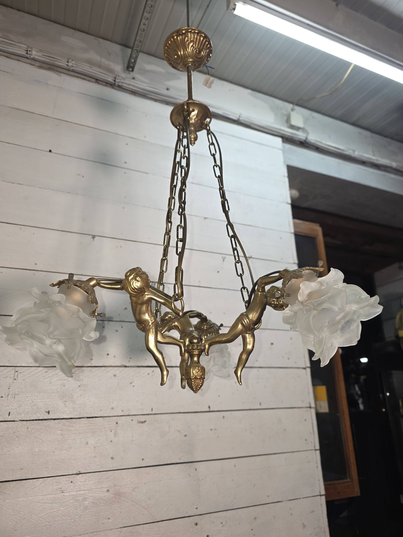 Lustre aux angelots en bronze années 70