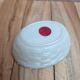 Petite poule couveuse en opaline blanche peinte ancienne