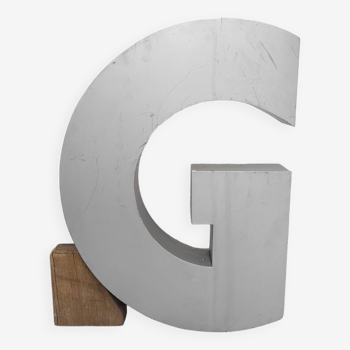 Sign letter “G”