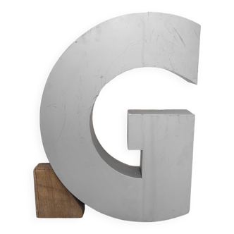 Sign letter “G”