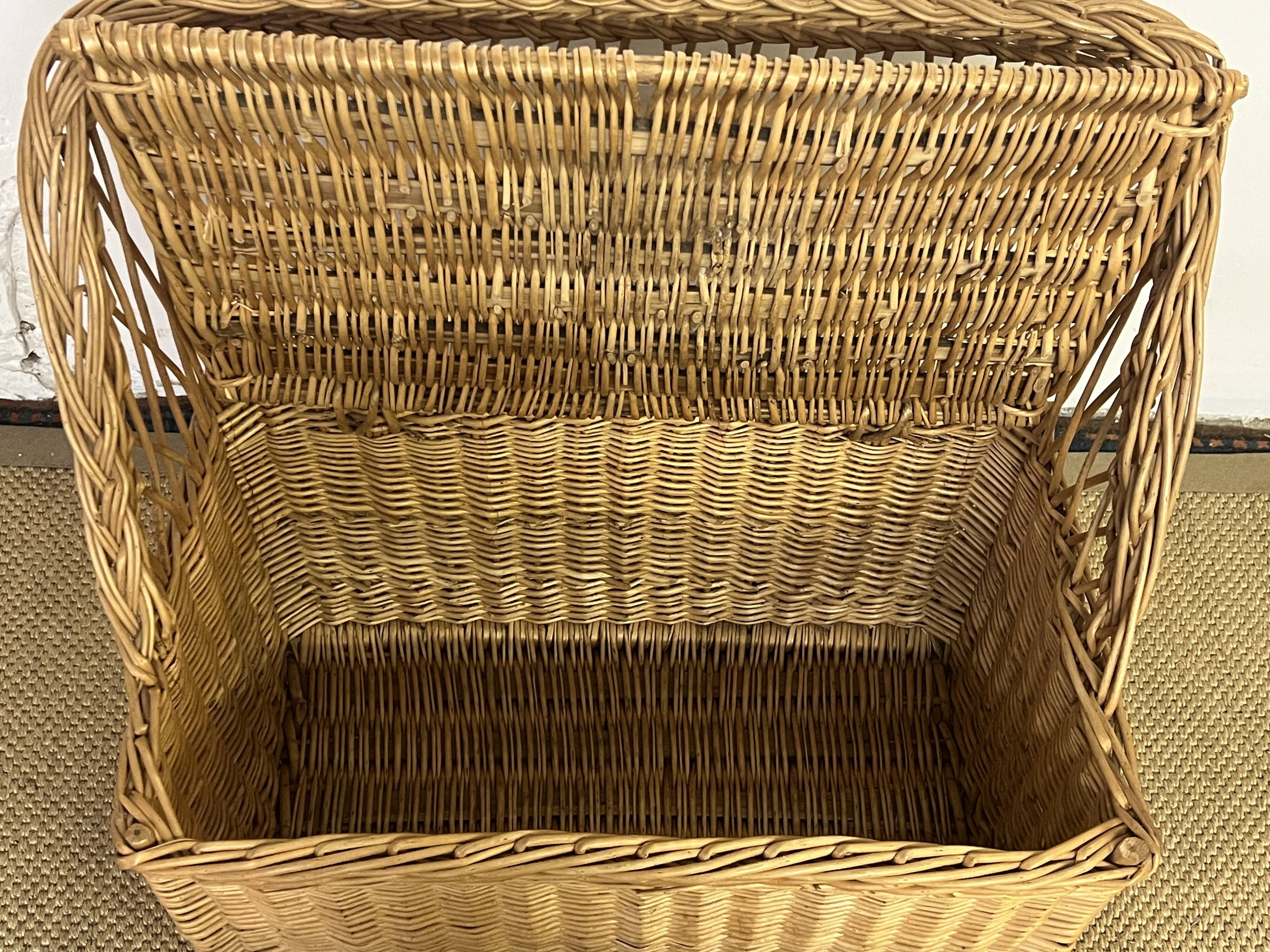 Banquette coffre en rotin vintage