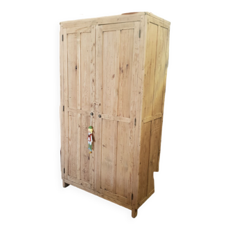 Armoire vintage