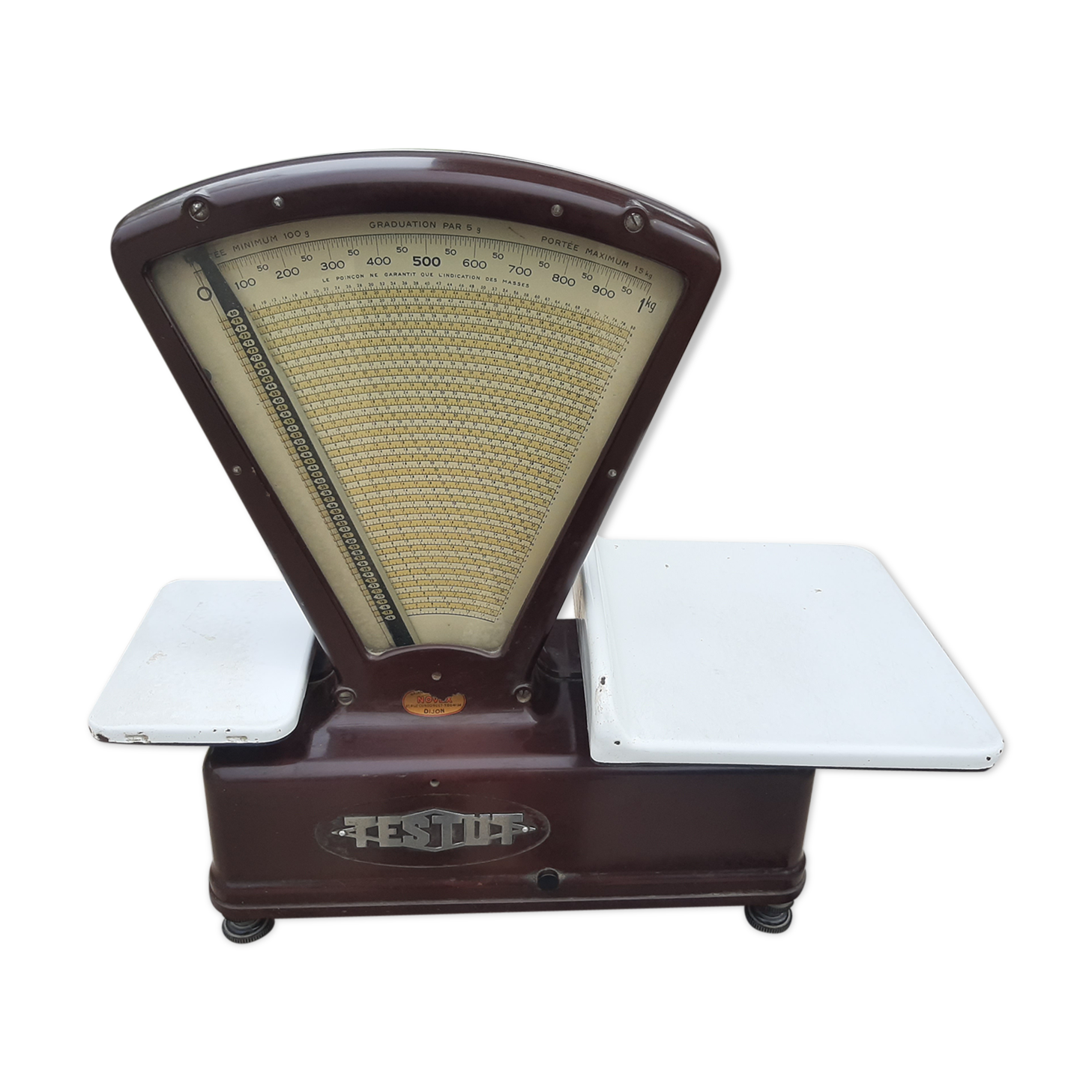 Testut old grocery store balance