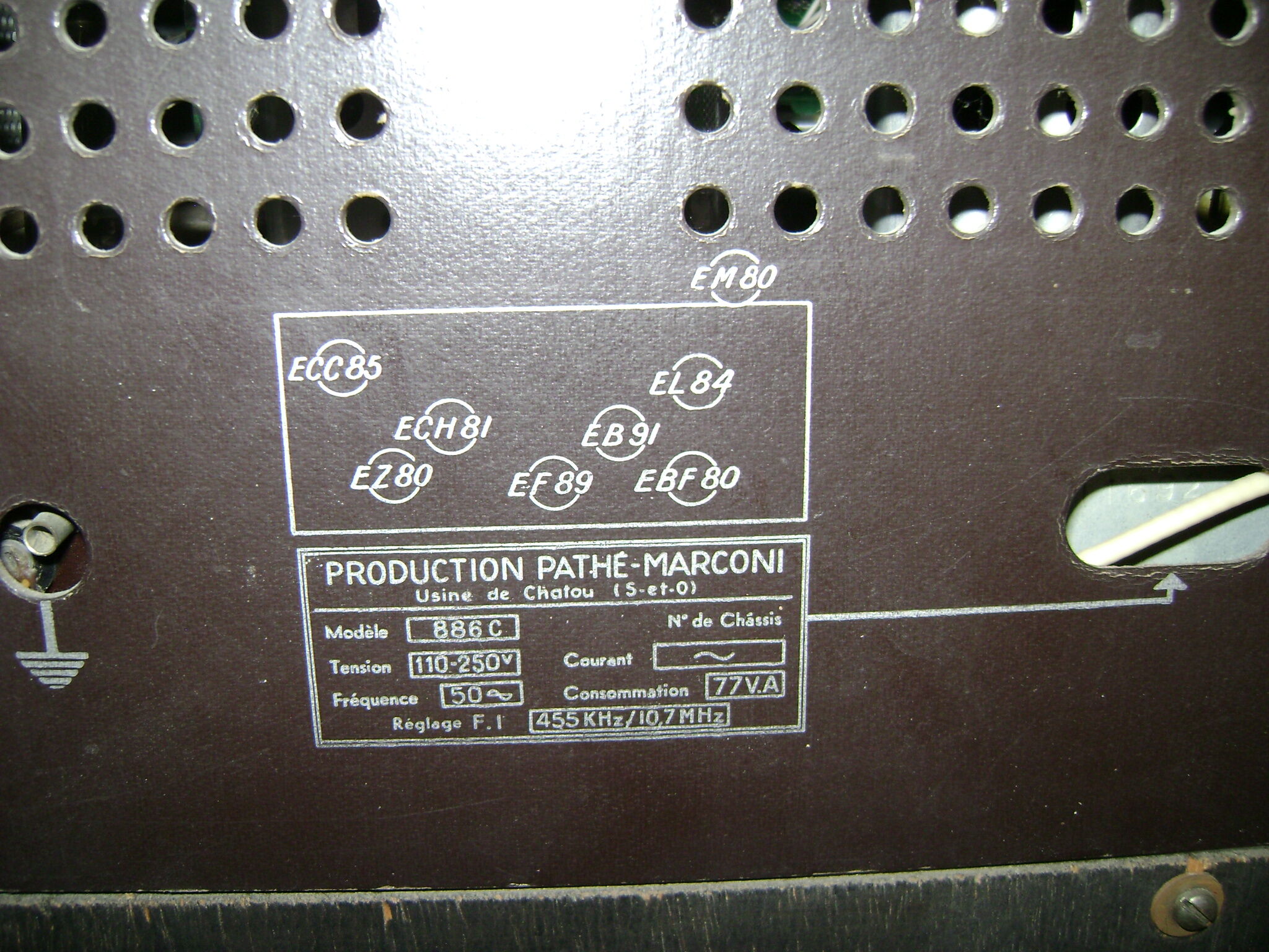 Meuble radio et tourne-disque " La Voix de son Maitre" des années 1950