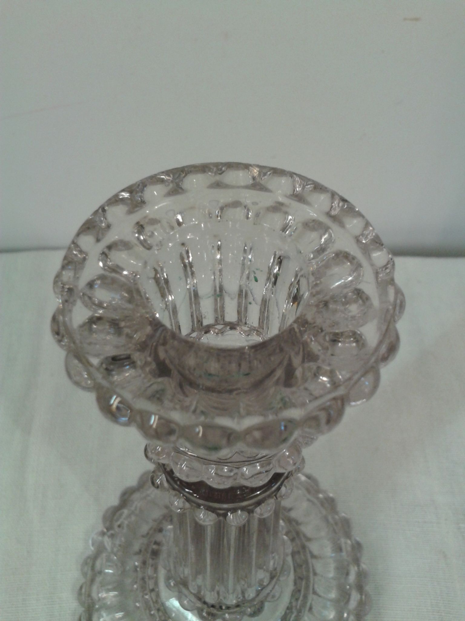 Bougeoir ancien en verre pressé-moulé fin  XIXe