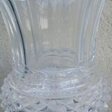 Imposing Médicis vase in cut crystal on a pedestal, created by Vaudeville at Baccarat.