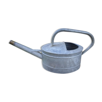 Zinc watering can