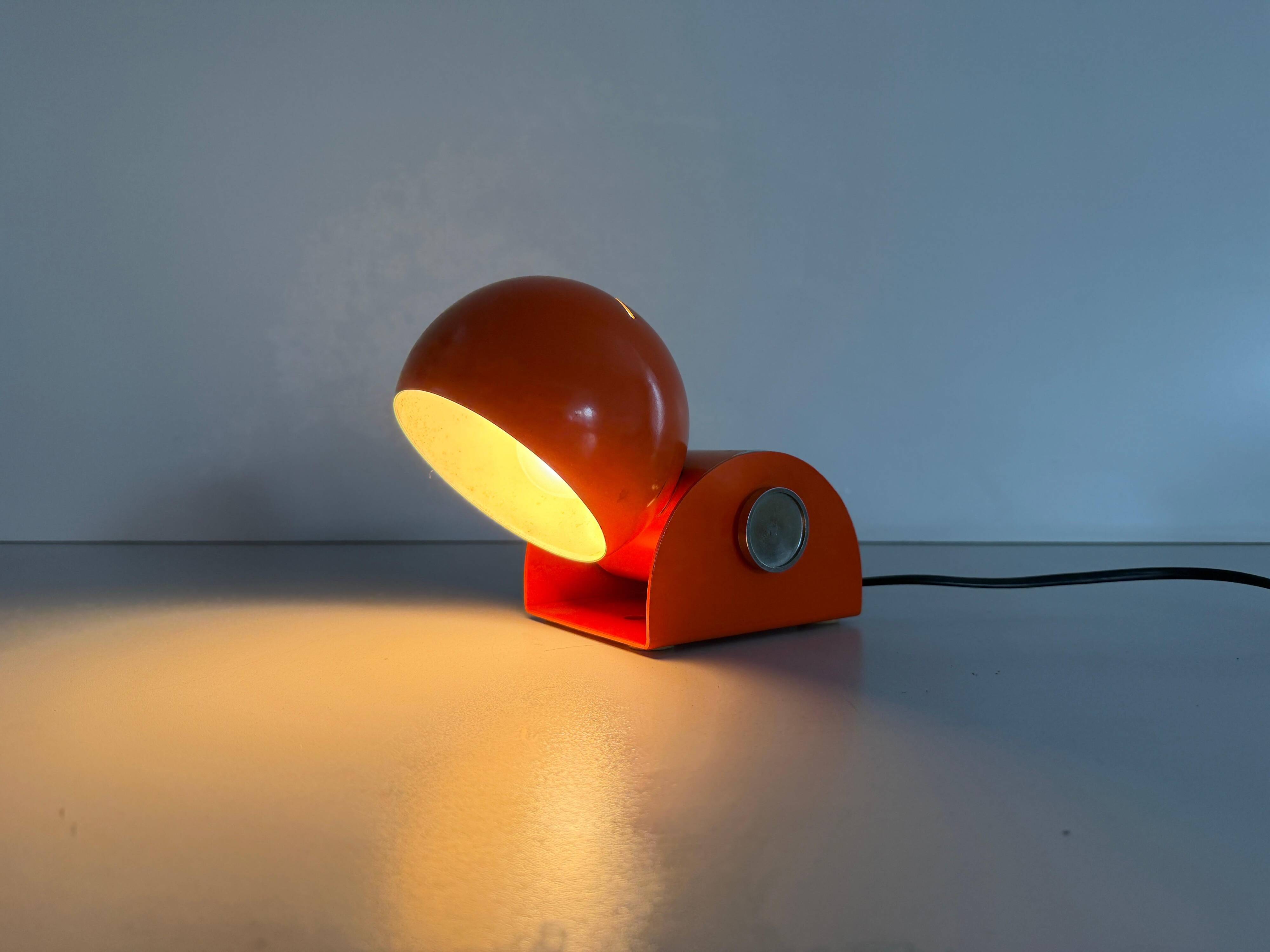 Lampe de table en métal NO AGE, années 1970, Italie