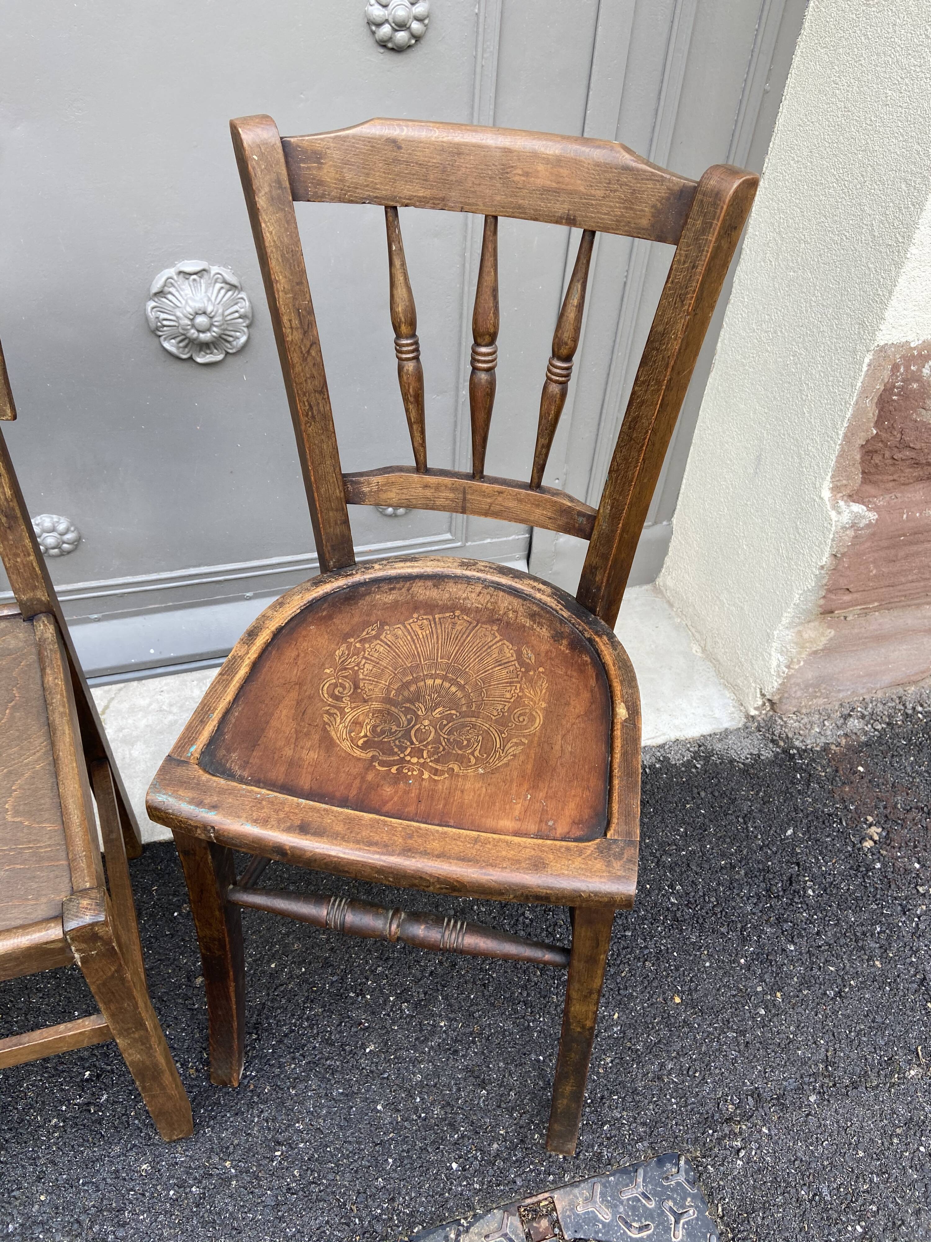 Lot of 4 mismatched bistro chairs