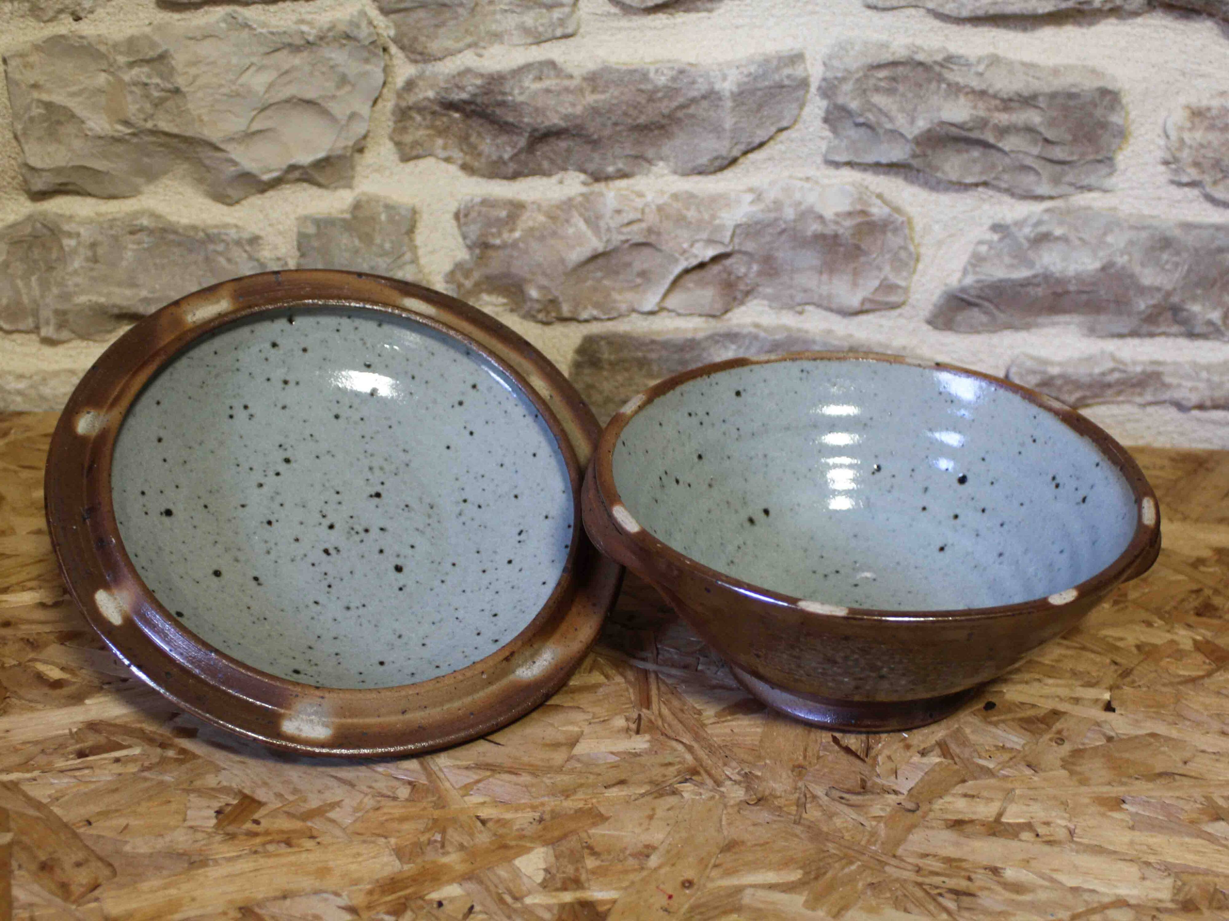 Covered pot in glazed stoneware Atelier Christine Pedley and Steen Kepp La Borne