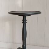 Tripod pedestal table