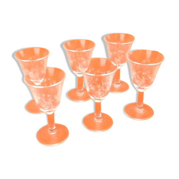 Années 1970    6 verres " Tulipe " gravés