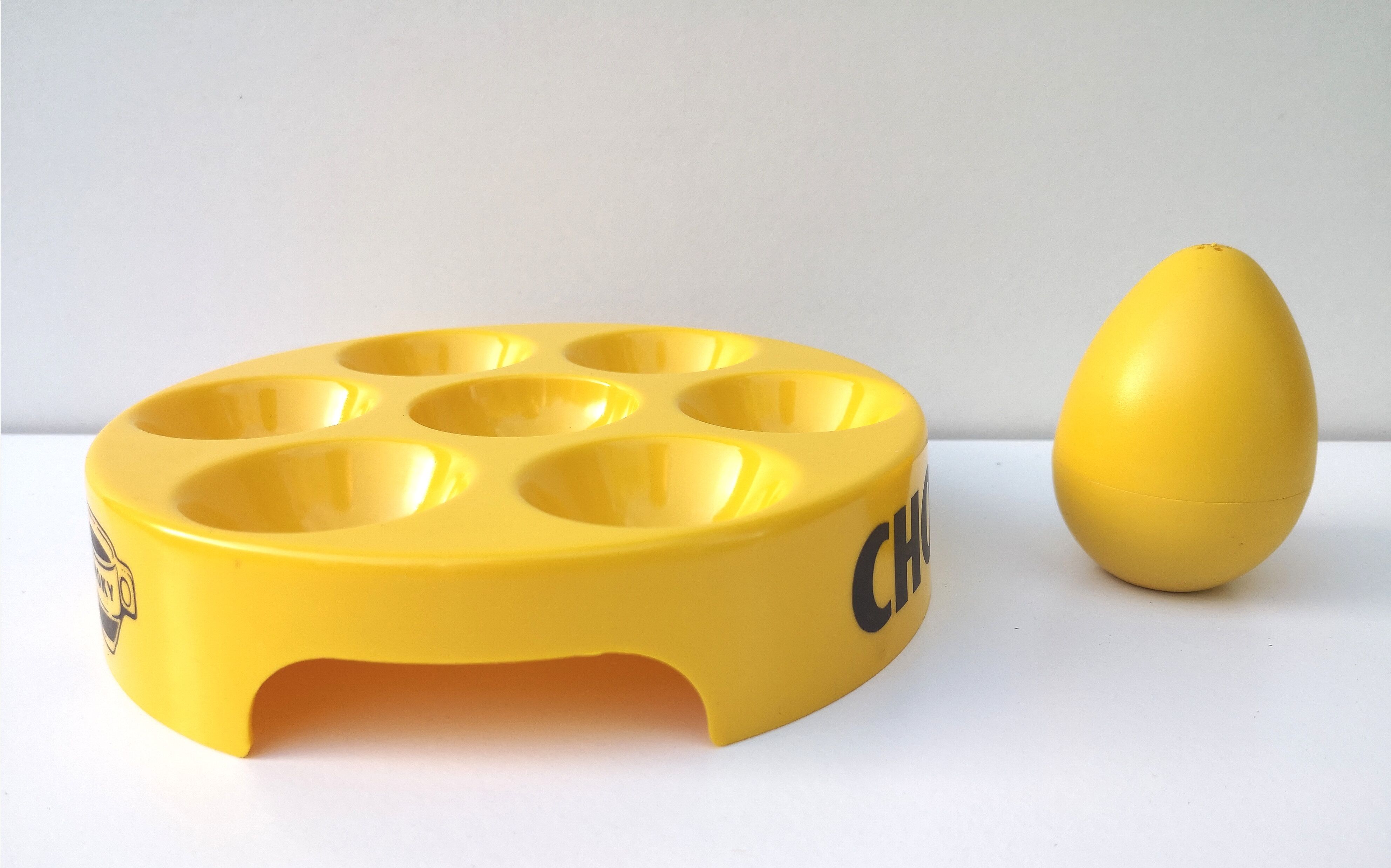 Countertop egg display