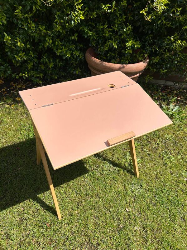 Bureau enfant pieds compas