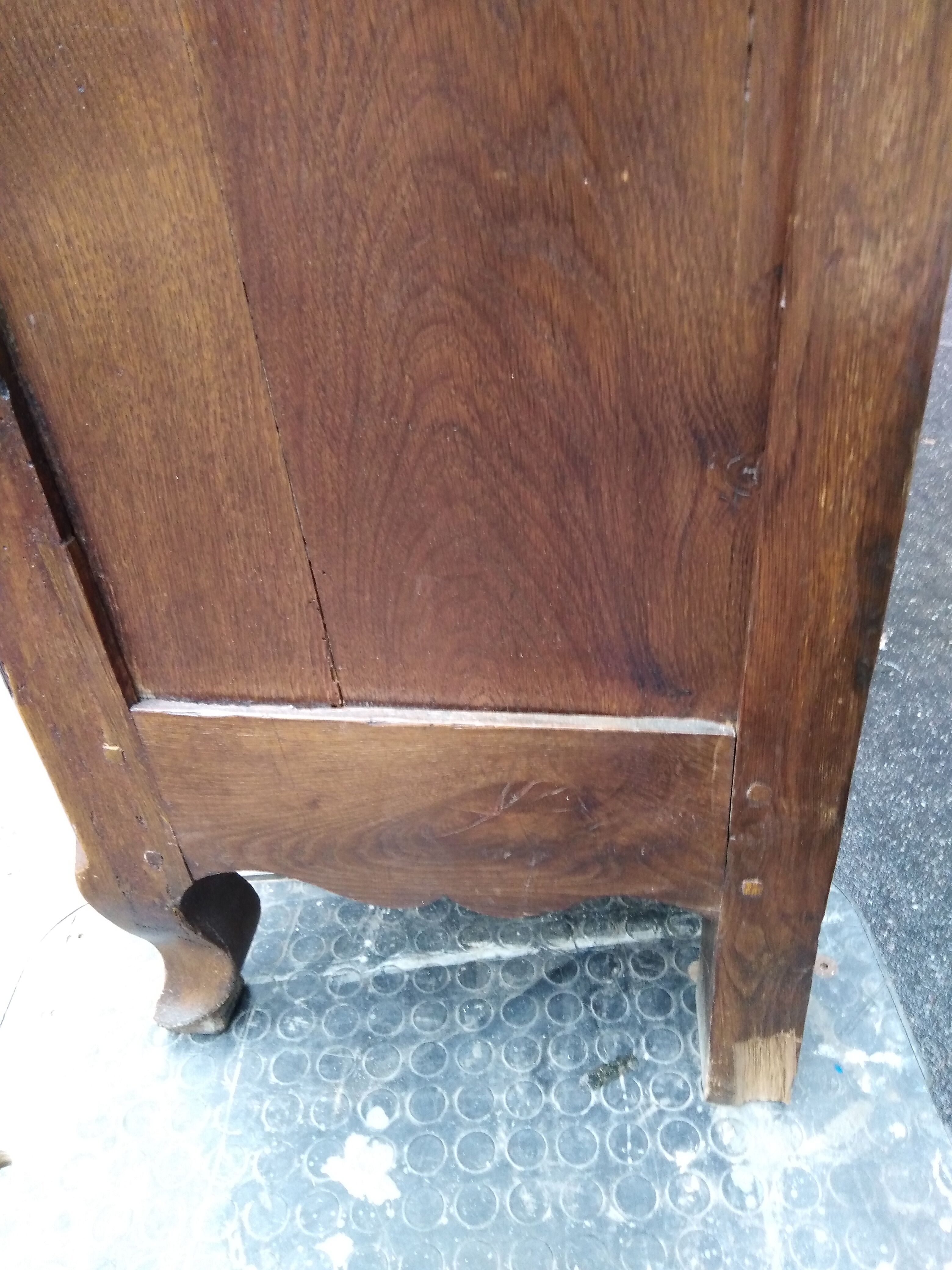 Small country cabinet, two doors two drawers. Old and functional!