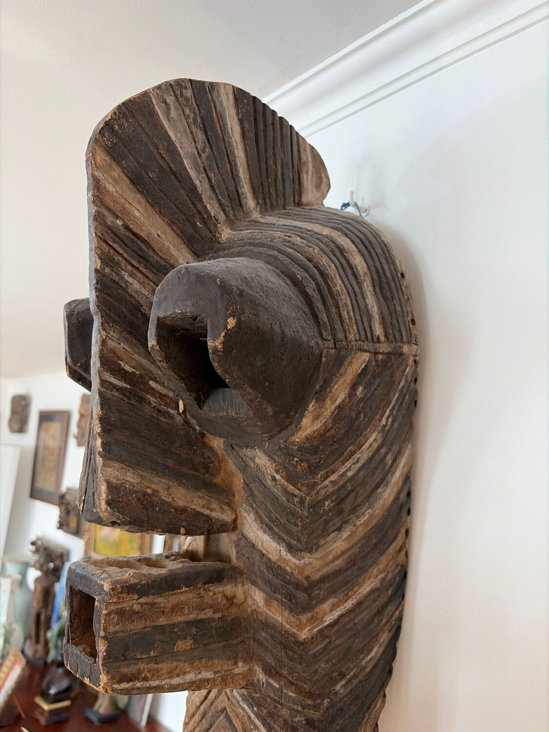 African decorative object wooden mask