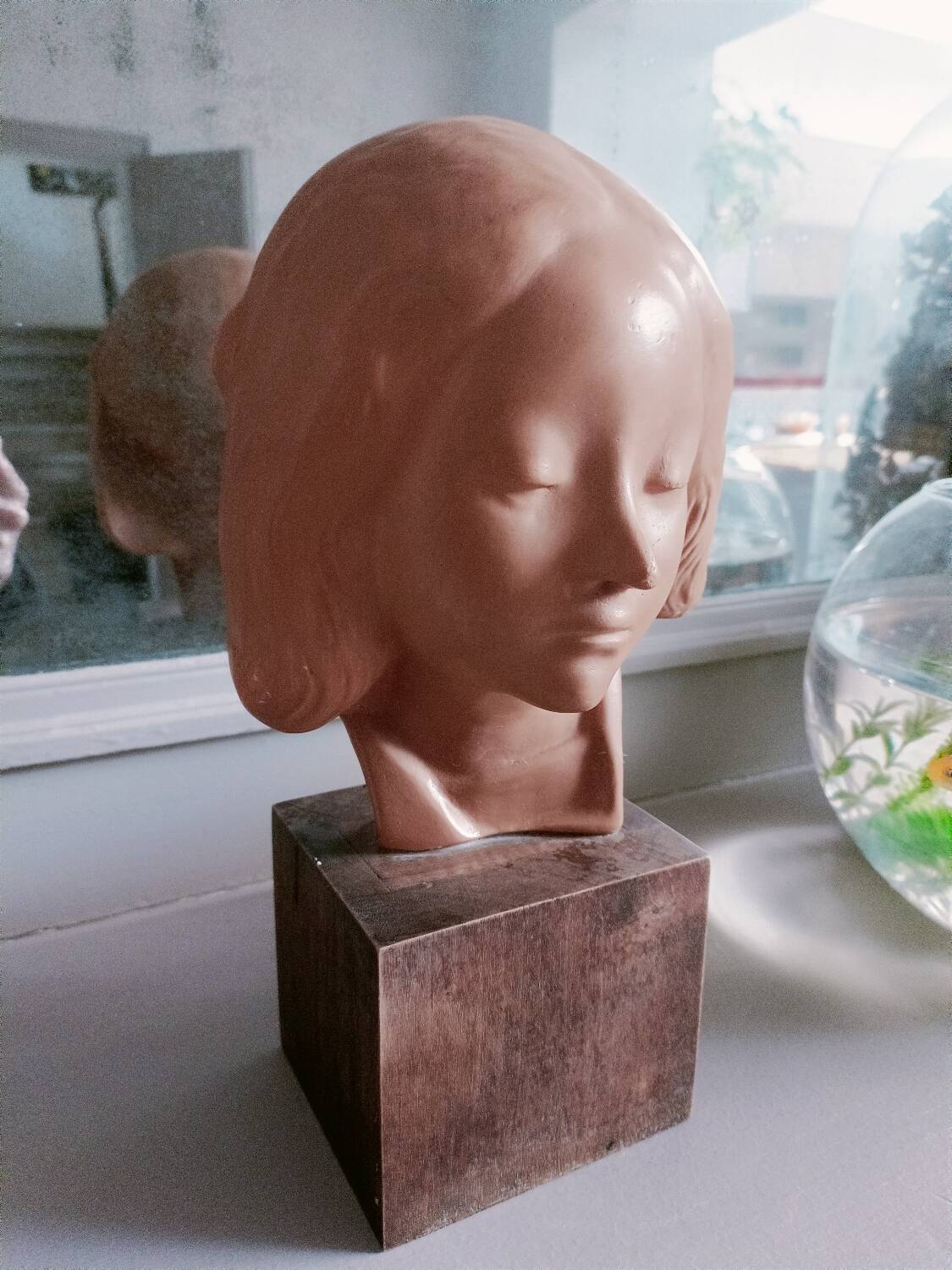 Young girl bust
