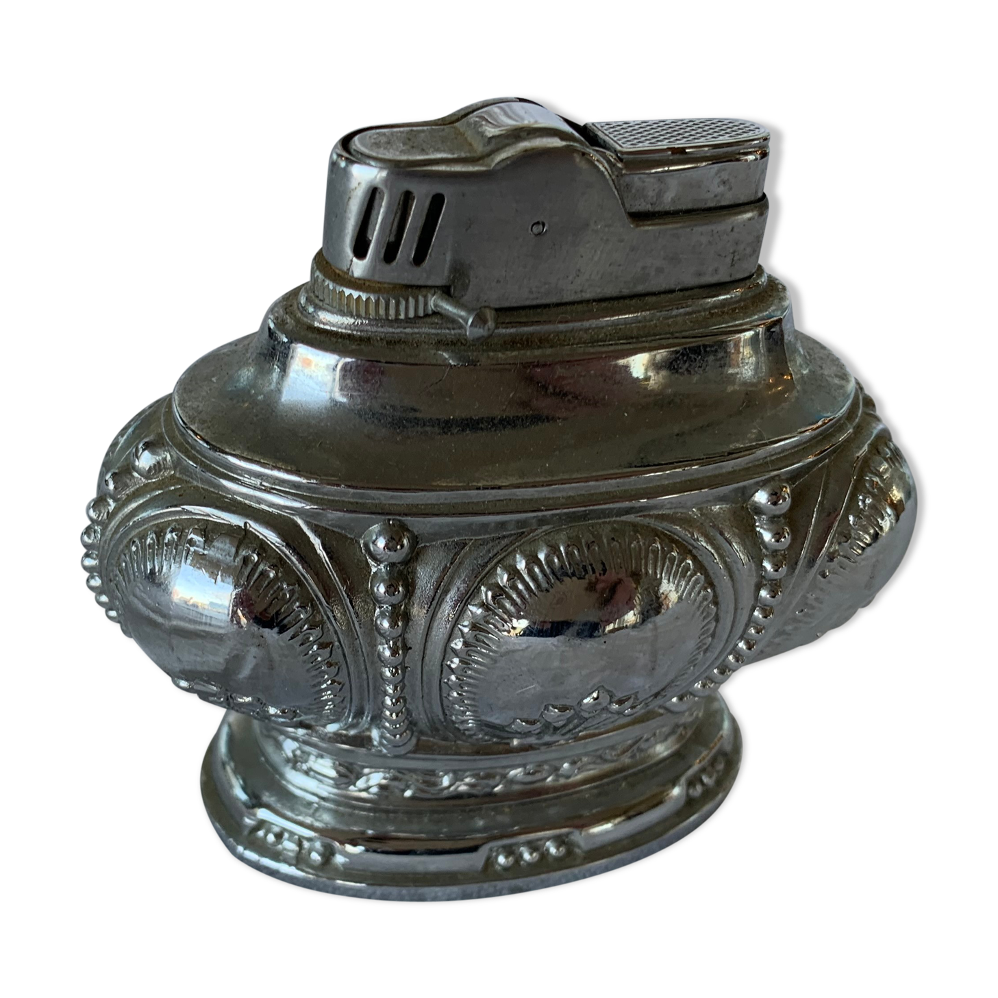 Silver metal table lighter