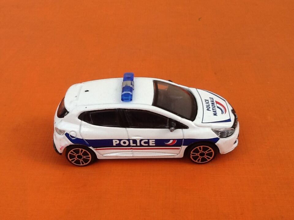 Miniature car Renault Clio Police Scale: 1/43rd Burago
