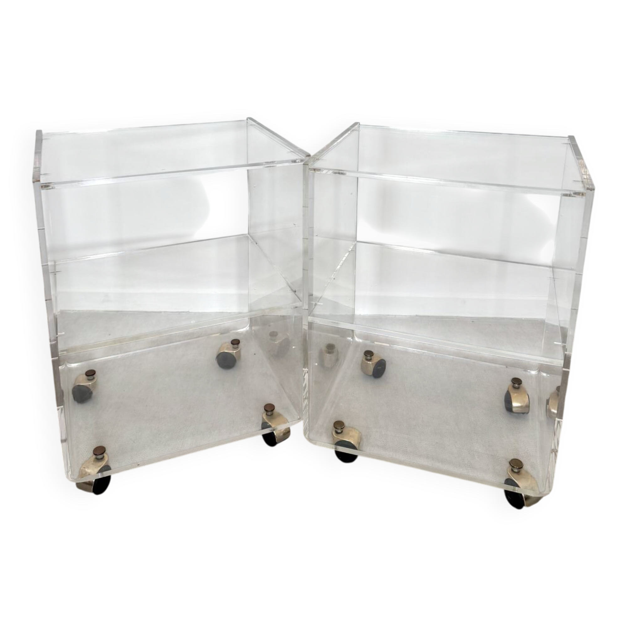 Paire de tables de chevet en plexiglas transparent