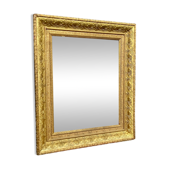 Miroir ancien dans un cadre baguette