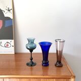 Vase en verre violet design années 70
