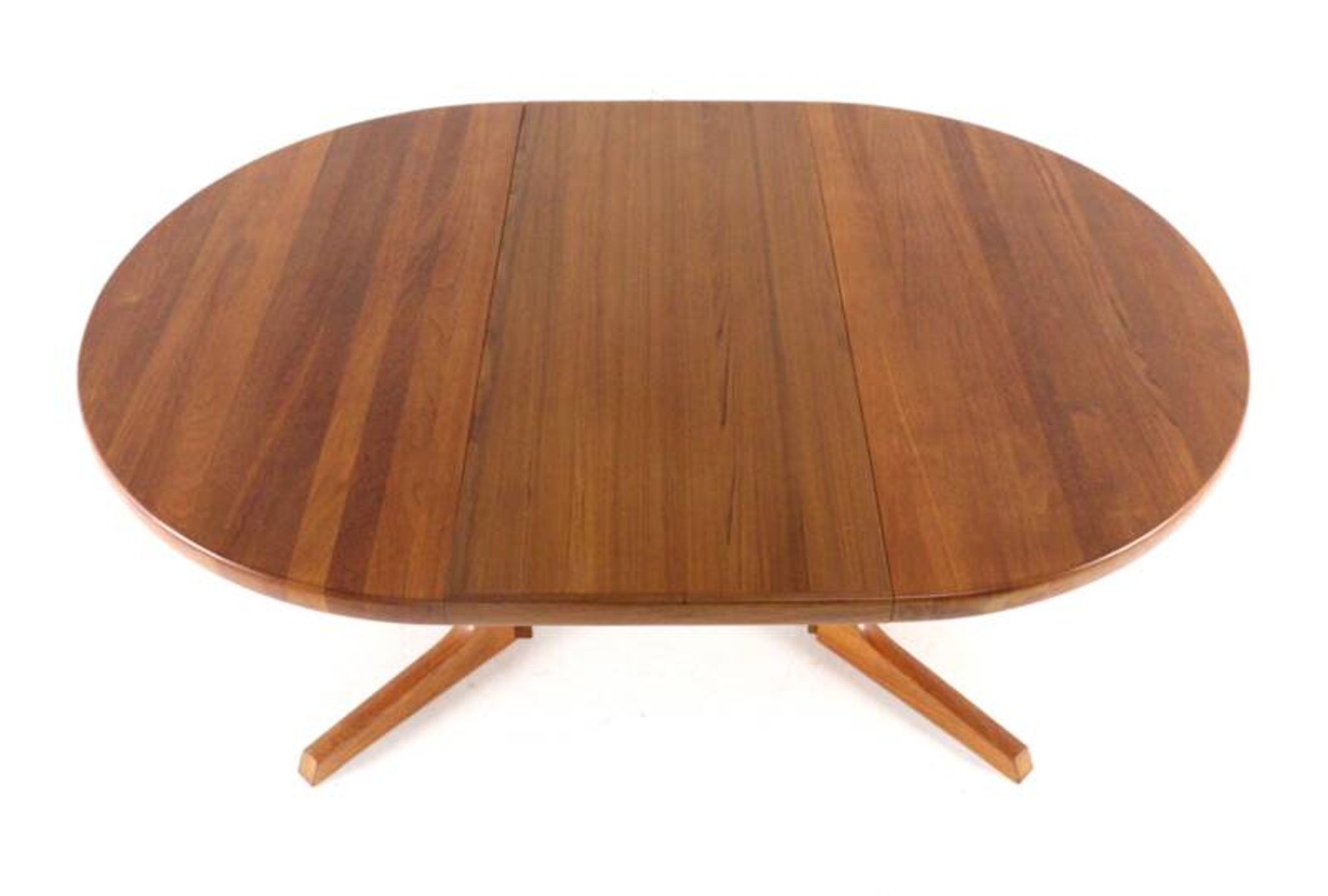 Gudme round extendable dining table 'Nabbe'