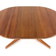 Gudme round extendable dining table 'Nabbe'