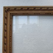 Cadre ancien bois clair, sculpté, vitré,pour sujet 204 x 234 mm