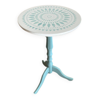 Small pedestal table