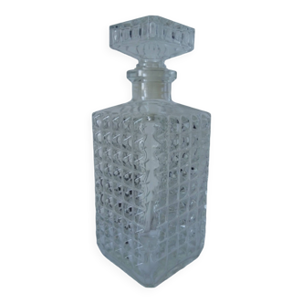 Glass whiskey carafe with spike pattern