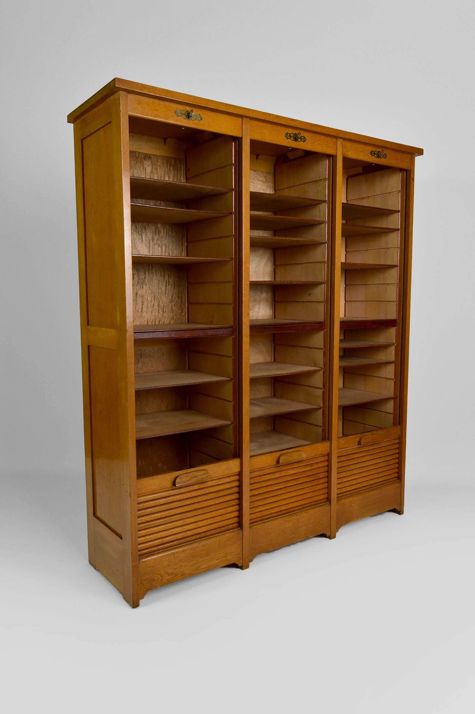 Large notary furniture with curtains by G.M. Radia, circa 1920