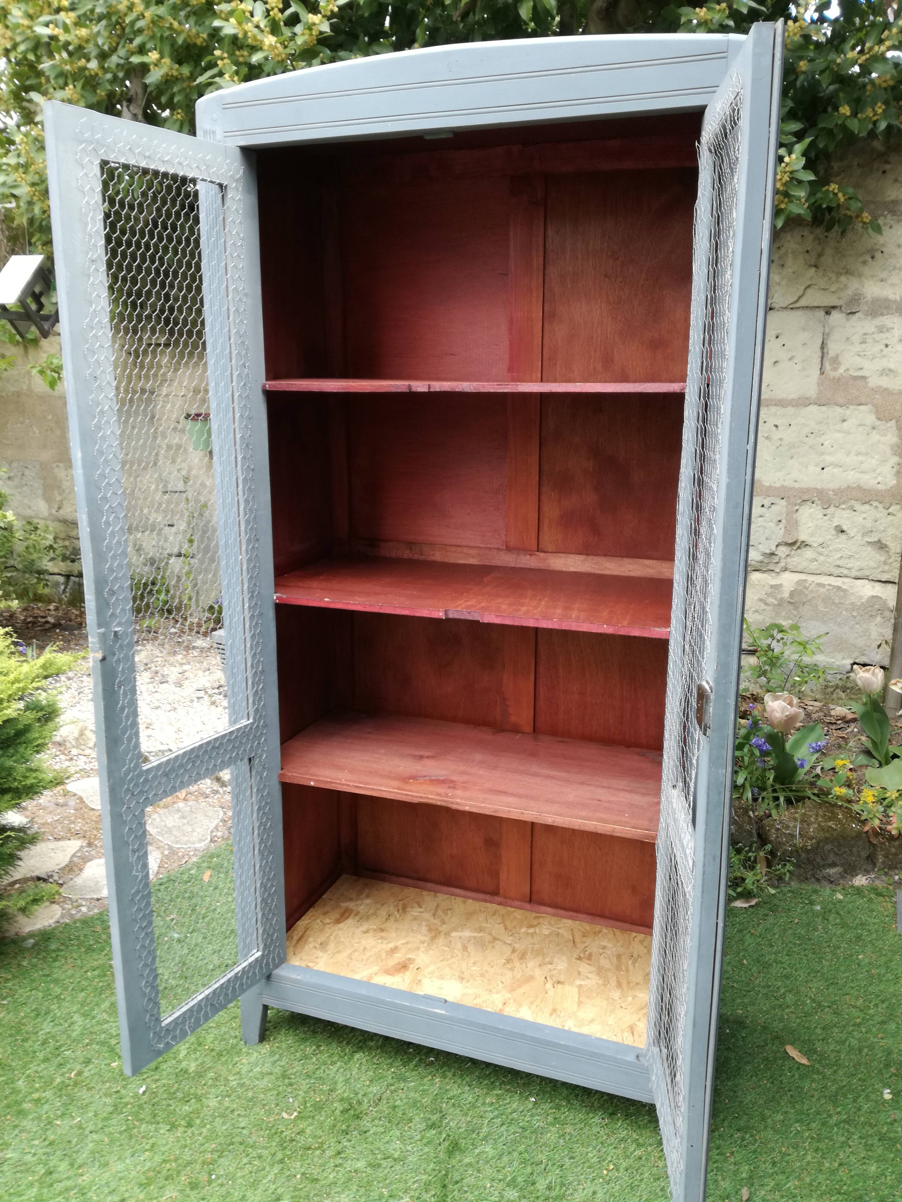 Small Parisian wardrobe screened