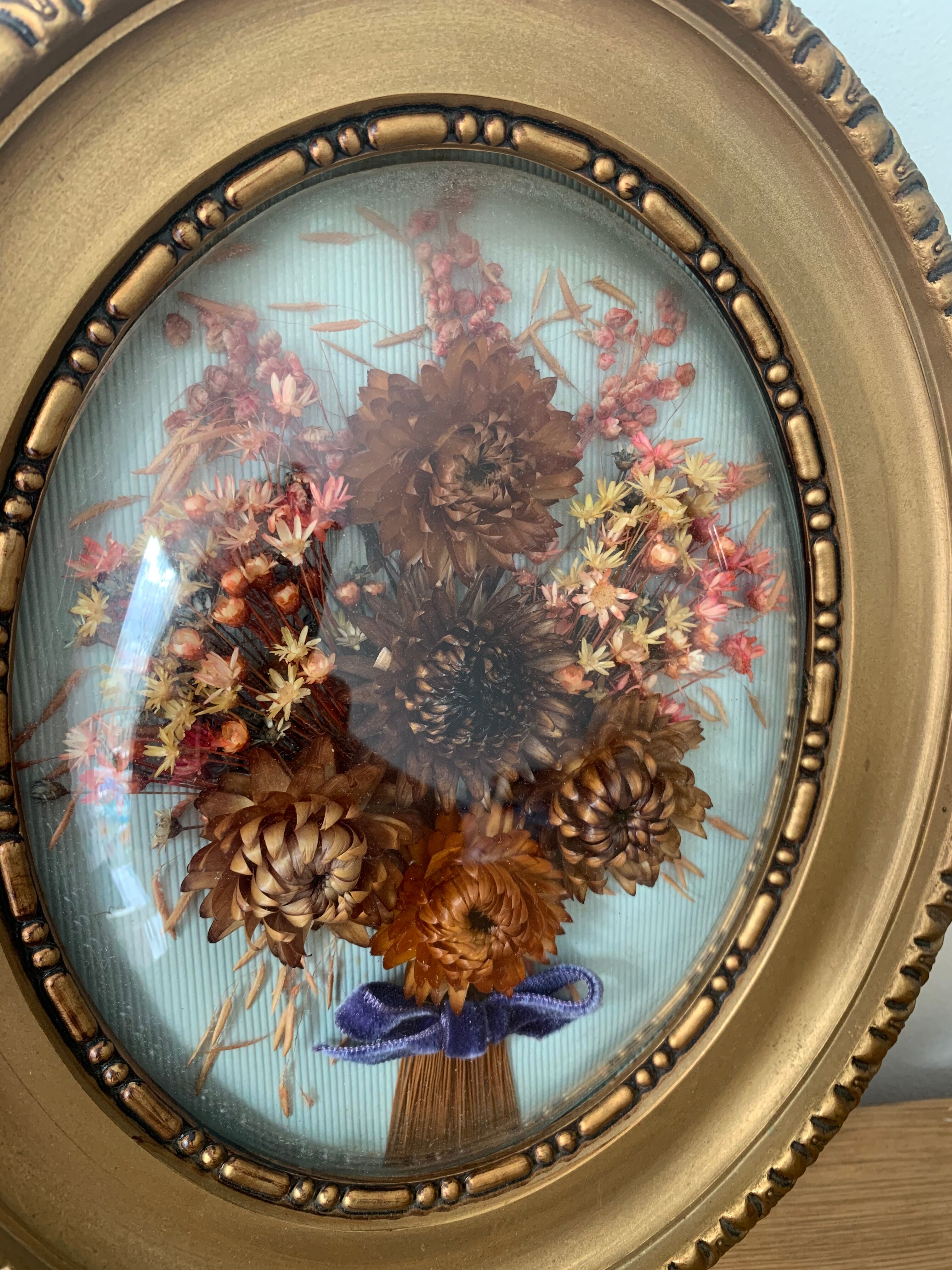 Frame vintage dried flowers