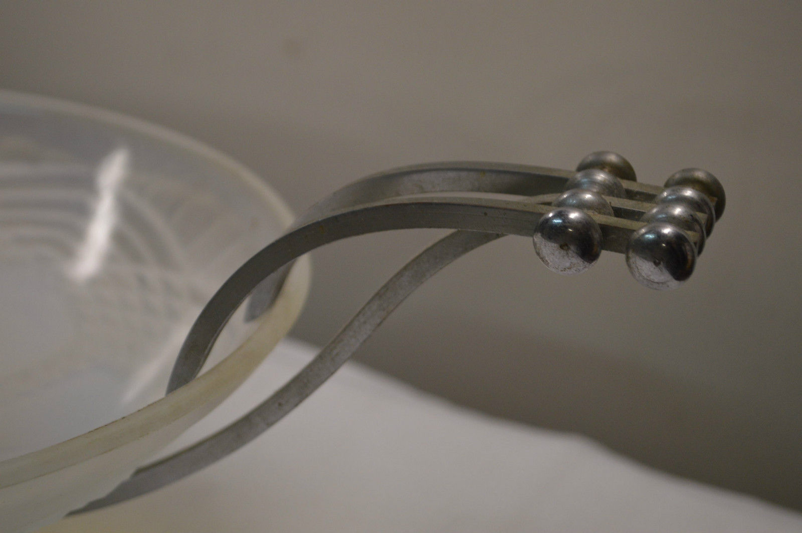 Deco art glass opalescent press Cup